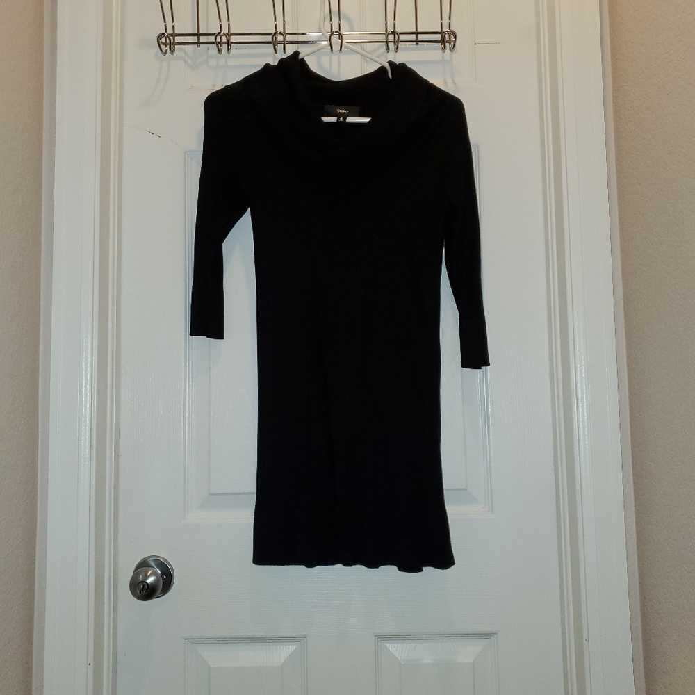❤️ Black dress/long enough for tights, too
